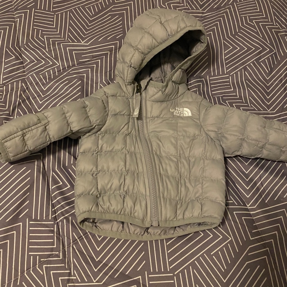 North Face 0-3 mos Never worn NWOT